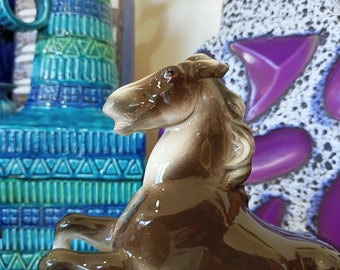 Cavalo de cerâmica vintage da Keramos de Viena para sua sala de estar retrô, sala de jantar ou cozinha.