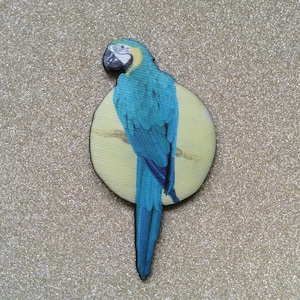 Macaw Brooch Macaw Pins ,Bird Pin,Macaw Badge,Wooden Bird Jewelry,Illustrated Bird Jewellery/Bird lover badge