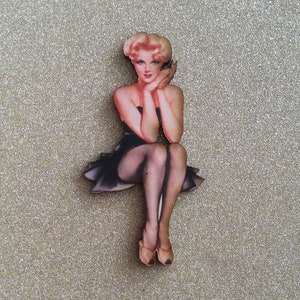 Wooden Pin Up Girl Pin/Retro Girl Jewelry  /Pin Up Girl Pin/Pin Up Girl Pendant/Kitsch Lady Brooch /1950’s Pin Up Brooch/Statement Brooches