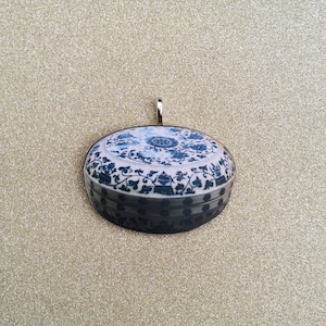 Delft Blue Pendant /Chinese Ceramic Pendant/Blue and White China Jewelry/Delft Blue Brooch/Delft Blue Jewellery/Ming Dynasty Lapel Pin