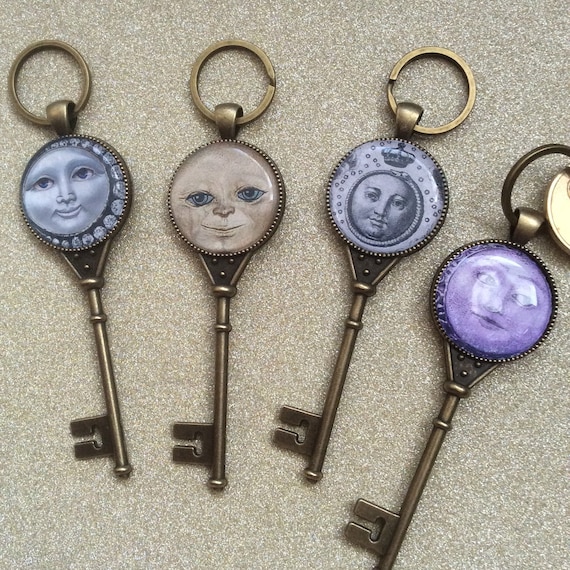 Moon lover gift,Moon Keychain, Moon Key Fob, Moon gift ideas , Moon Face gifts,Moon Face Gift Ideas,Moon lover gifts,Celestial Moon Keychain