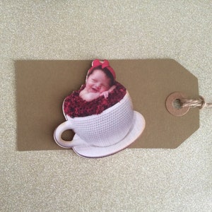 Bambino in Teacup Brooch / Teacup Pin / Bambino in Teacup Gioielli / Baby Brooch / Teacup Gioielli/Baby in Coppa Ciondolo / Distintivi Teacup / Teacup Brooch