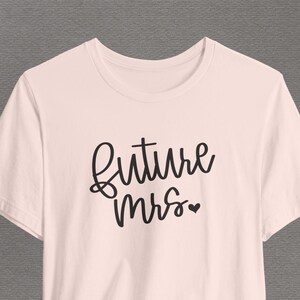 未来のミセスTシャツ、婚約や結婚式のためのかわいい花嫁Tシャツ、ブライダルシャワーギフト、独身パーティーシャツ、結婚式のお祝い