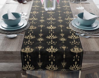 Chemin de table gothique, décoration ornée et mystérieuse pour Halloween, les fêtes d'automne et une ambiance cottagecore sombre toute l'année, chemin de table or et noir inquiétant