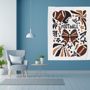 Fotbollsfilt med kokett rosett och retroblommor, plyschig fotbollspläd, present till fotbollsfans, mysig rumsdekoration för matchdagen, bakluckefilt