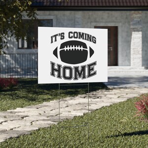 HOCO 2025 Sign, It&#39;s Coming Home Football Lawn Sign, Reusable Homecoming Yard Decor for Schools, Games, Dances and Spirit Week Festivities