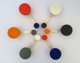 Two Dot Runde Wandhaken Moderne Garderobe Wandhalterung dekorativ