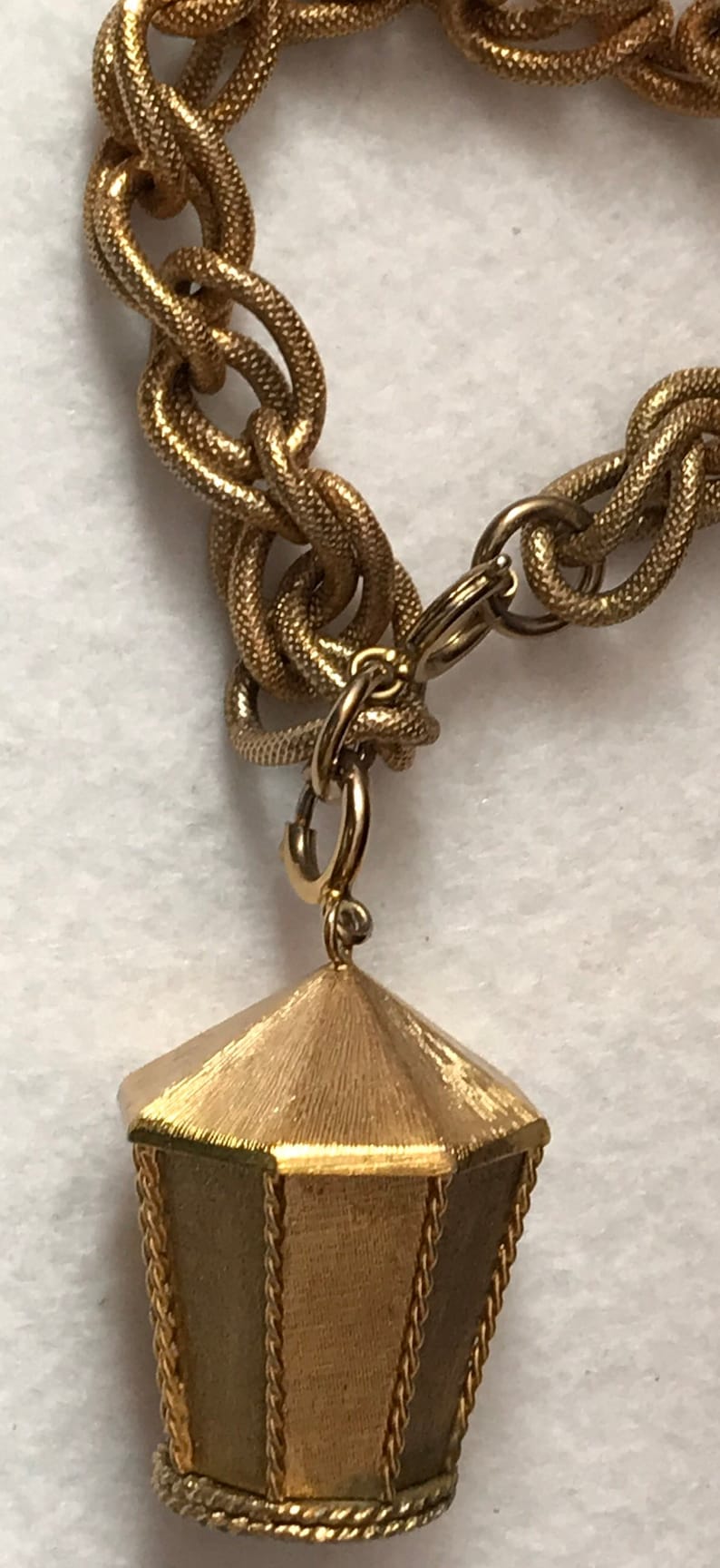 Large vintage crown Trifari gold bracelet large charm