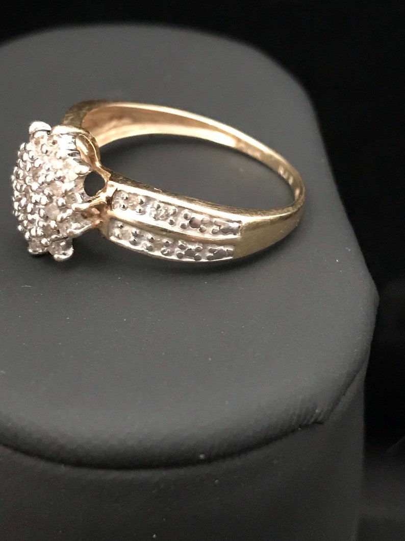 Ladies 10k gold diamond ring