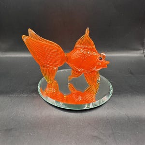 Poisson rouge à queue plate en verre fait main