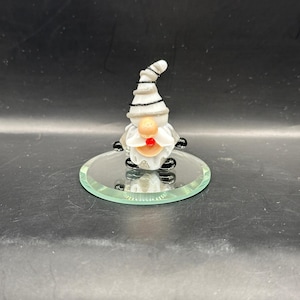 Mini gnomo in vetro soffiato fatto a mano