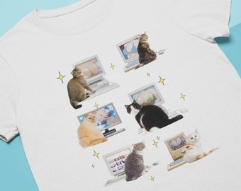 Katten kijken naar Anime Borsten op de computer T-Shirt - Funny Anime Meme Shirt voor mannen of vrouwen, Gen Z Weird Humor Kleding, Vaporwave y2k tee