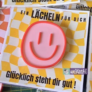 PDF file, commercial license, card/gift packaging for "Happy" keychains & magnets (3D print) for printing on paper