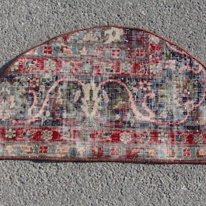 Red area rug, Turkish rug small, Vintage rug, Handmade wool rug, Tribal rug, Boho decor, Bathmat, Doormat, Oriental rug 2.7 x 1.3 Ft MB13044