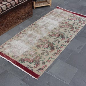 Turkish red rug, Vintage rug, Area rug, Rustic kitchen decor, Bedroom rug, Home decor, Bohemian rug, Floral wool rug, 3.1 x 6.7 Ft MB9785