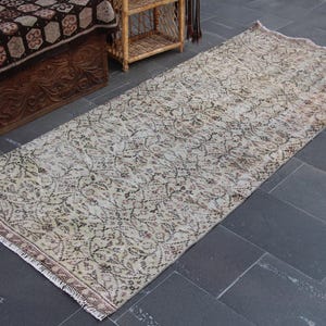 Turkish rug, Vintage runner rug, Hallway rug, Organic wool rug, Oriental rug, Home decor, Stairway rug, Boho decor, 3.4 x 8.1 ft MB15228
