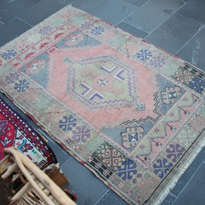 Turkish small rug, Vintage rug, Doormat rug, Bohemian rug, Home decor, Natural rug, Aztec decor, Bathroom rug, 3.5 x 5.8 ft MBZ3443 image 3