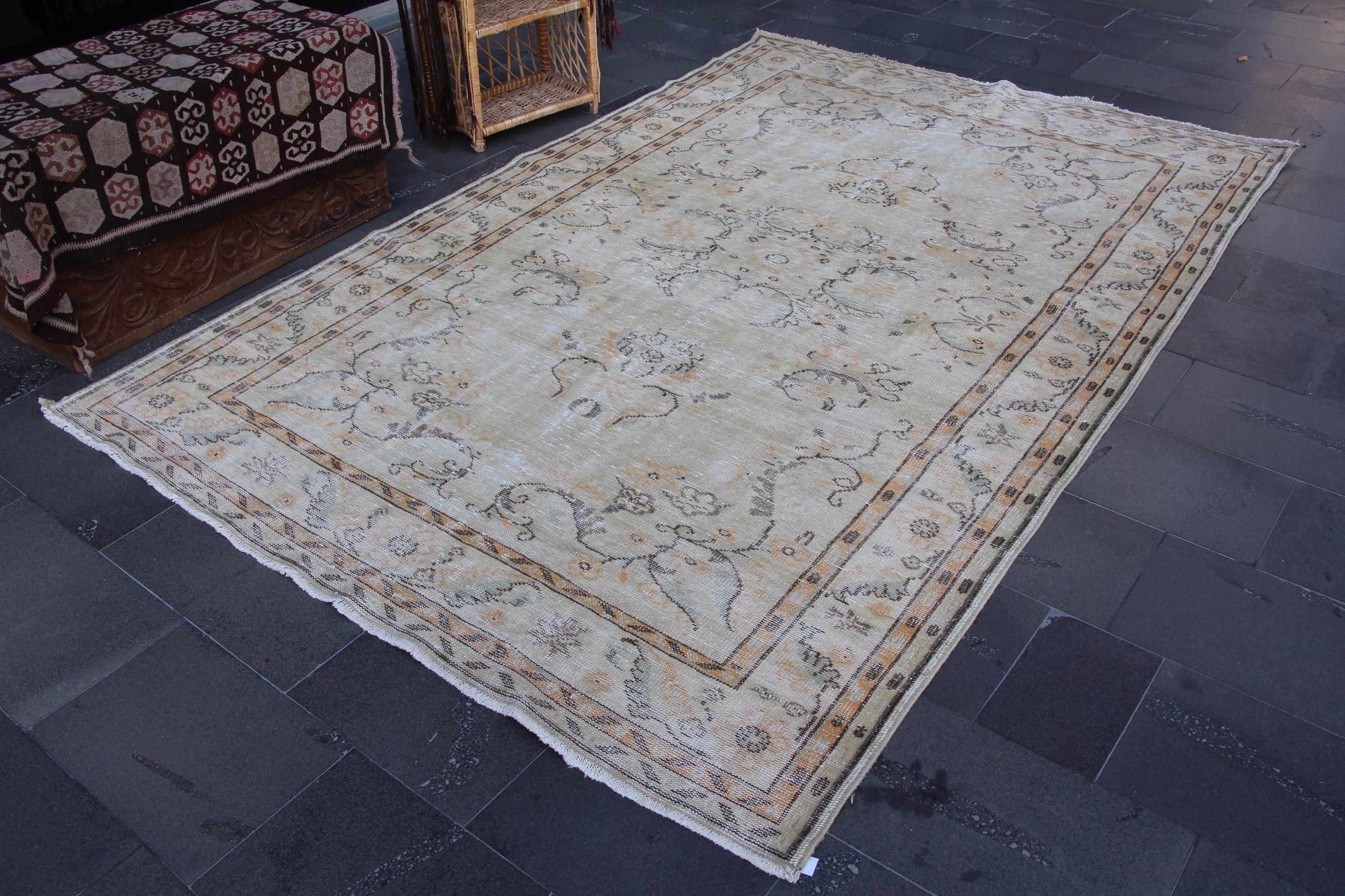 ブラウン107.5×211クラシカルベージュ　フローラル　トルコヴィンテージラグ ブラウン107.5×211クラシカルベージュ フローラル トルコ