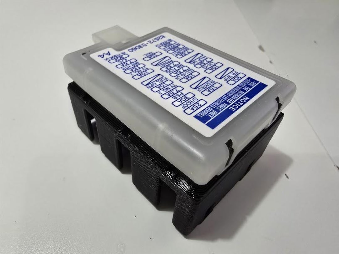 lexus is250 cigarette lighter fuse 2006-2013 Lexus IS V2 Extended Fuse Cover
