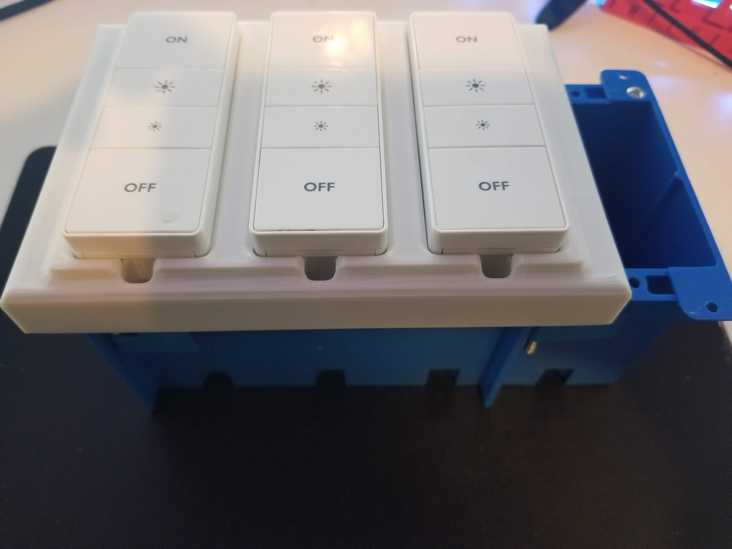 Interrupteur Philips Hue Dimmer V1 – UK – Occasion – Pour Ampoules Connectées