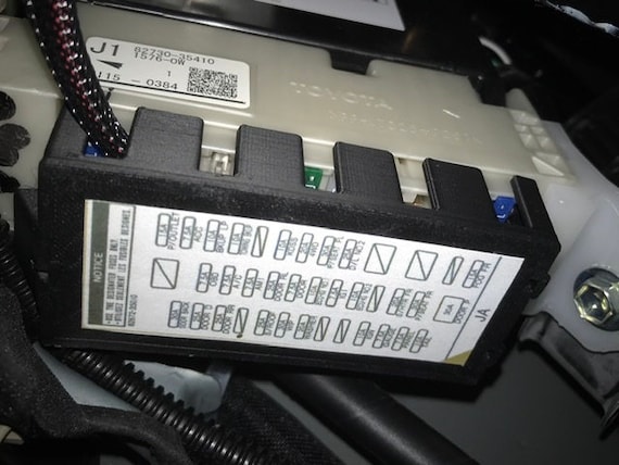 Toyota 4runner 2010-19 Extended Fuse Cover