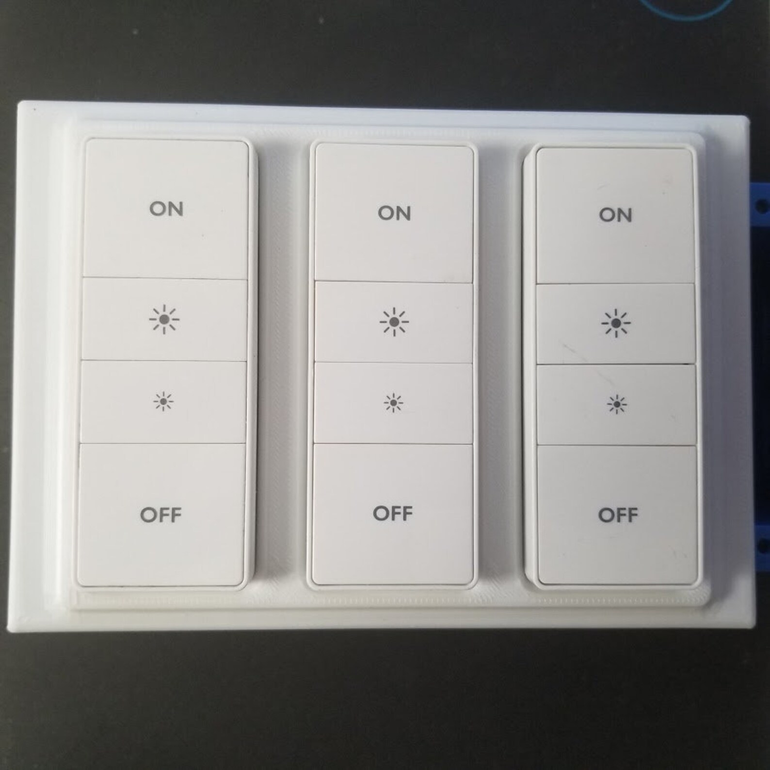 Interrupteur Philips Hue Dimmer V1 – UK – Occasion – Pour Ampoules Connectées