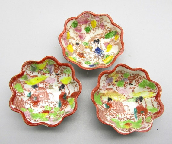 Geisha Small Bowls Set of 3 Footed Hand Painted Japan