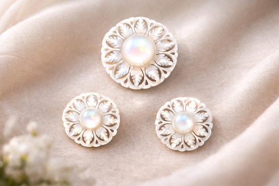 Vintage Carved Mother of Pearl MOP Flower Brooch & Clip Earring Set