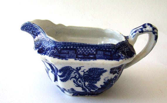 Antique Dudson Wilcox Till Blue Willow Scalloped Creamer Ironstone