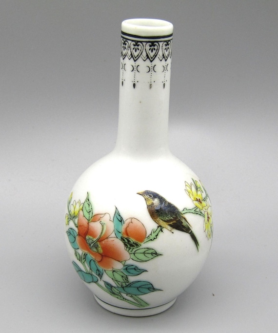 Small Falangcai Chinese Vase Hand Painted w/ Poem & Mark at the Base 1920