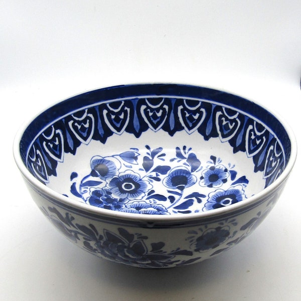 Chinese Bowl Floral Blue and White Porcelain Bowl Hand Painted by Centrum