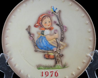 1976 Hummel Plate &quot;Apple Tree Girl&quot; 6th Annual Plate  West Germany