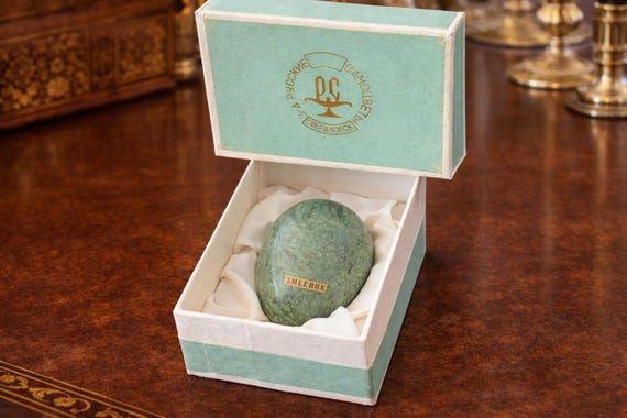 Vintage Russian Serpentine Stone Egg w/ Box Russkiye Samotsvety Sverdlovsk USSR Stone