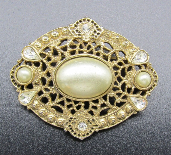 1928 Art Nouveau Ornate Gold Tone & Faux Pearl and Rhinestone Filigree Brooch