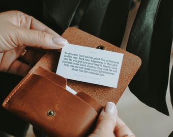 Leather Wallet & 21 Themed Bible Verse Cards | Scripture Memorisation Pack | Christian Memory Cards | Men, Women | Gift
