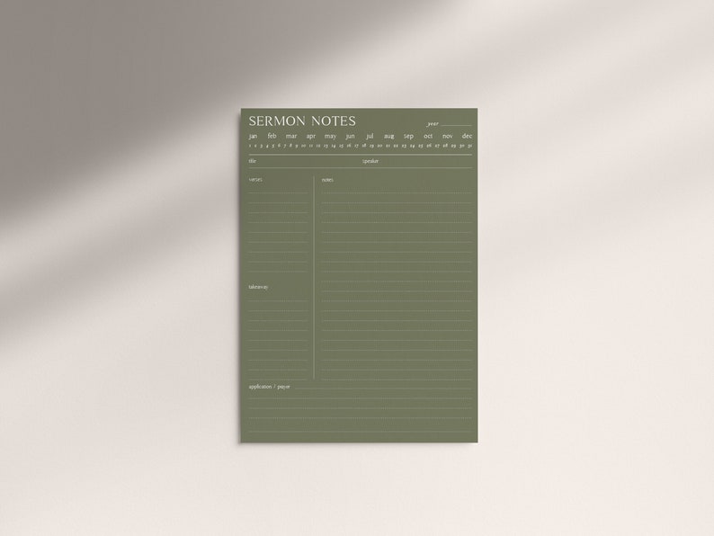 K&ouml;nnte beinhalten: Eine gr&uuml;ne, druckbare Seite mit Notizen zu Predigten mit einem Kalender oben und Abschnitten f&uuml;r Datum, Predigt, Notizen und Redner.
