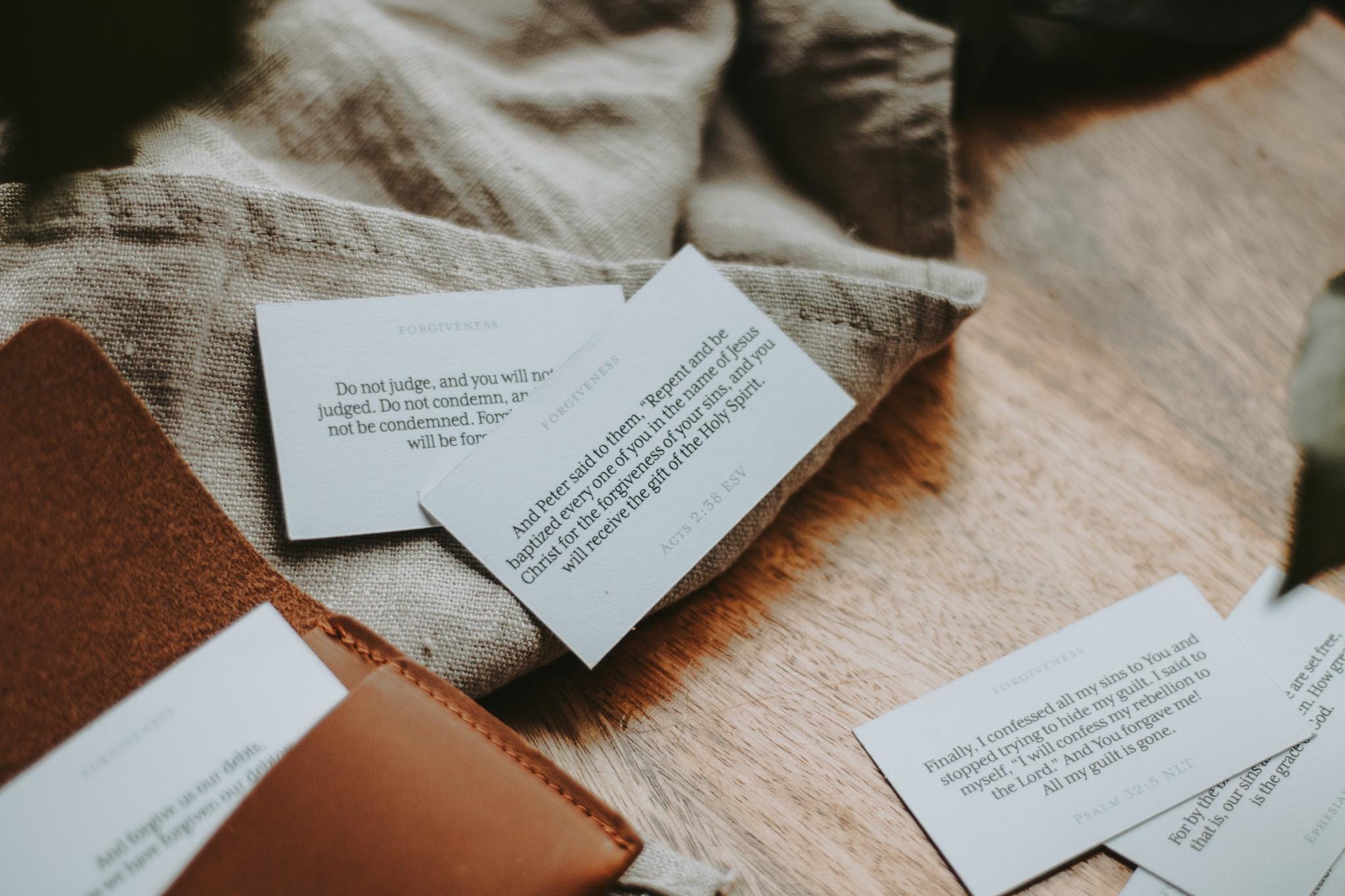 Leather Wallet & 21 Themed Bible Verse Cards | Scripture Memorisation ...