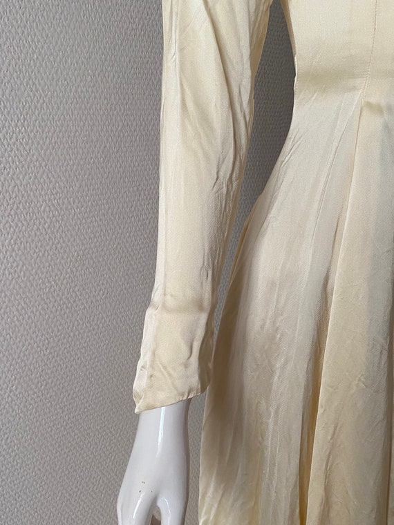 Vintage antique late 1930s - 1940s creamy ivory r… - image 5