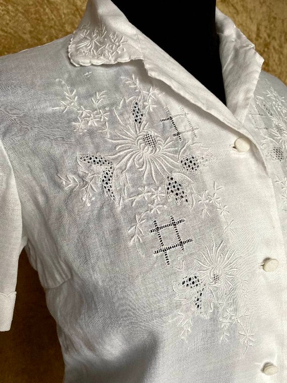 Vintage 1960-70s linen blouse with floral hand em… - image 2