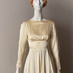 Vintage antique late 1930s - 1940s creamy ivory rayon satin dress - classic wedding dress - vintage 30s 40s bridal gown with trail