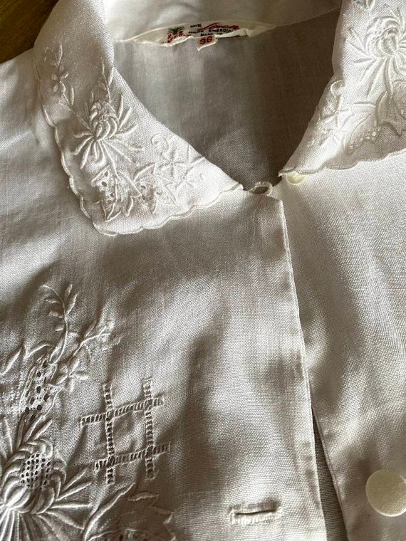 Vintage 1960-70s linen blouse with floral hand em… - image 3