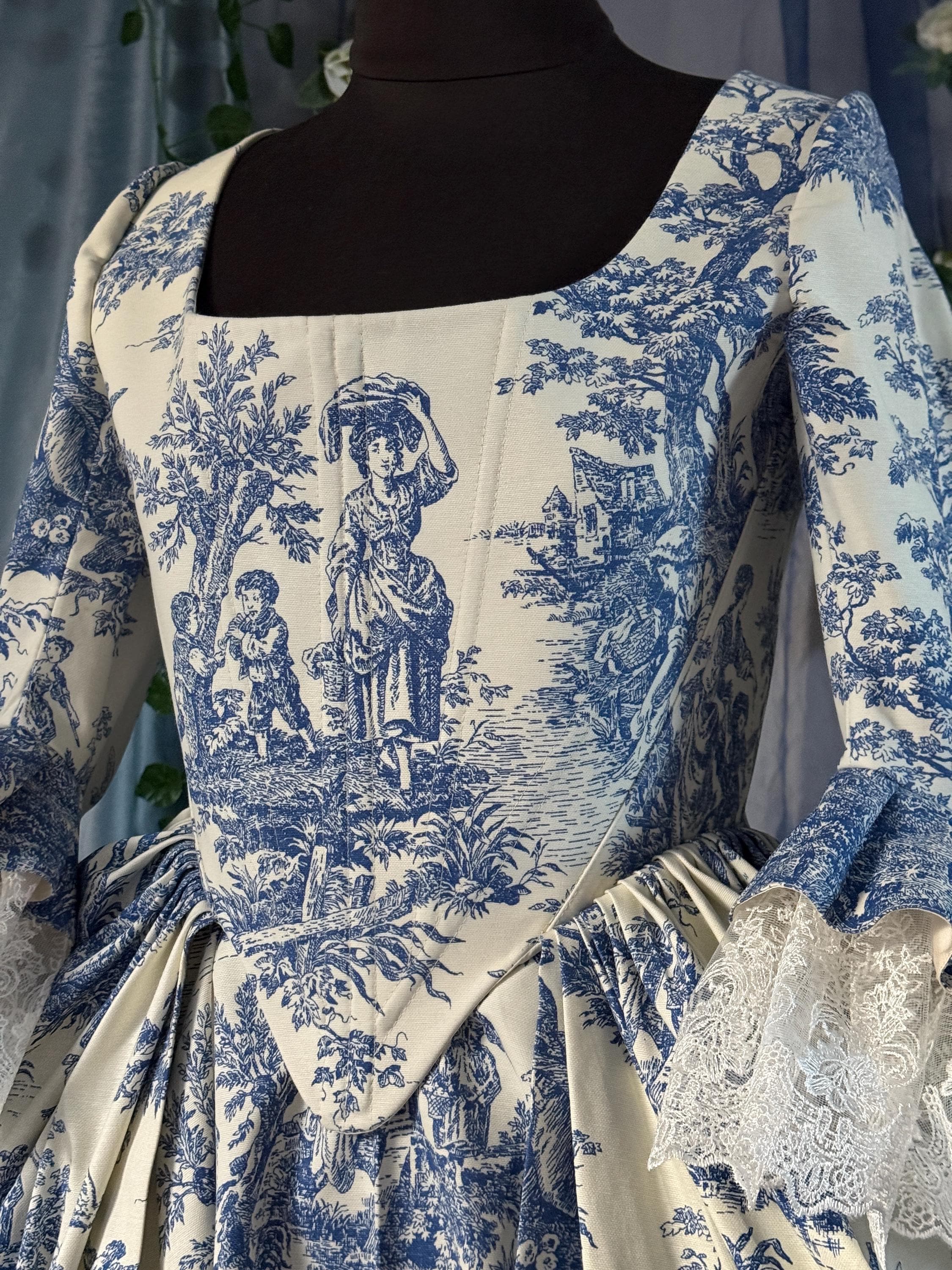 18th Century Style Gown: Robe À La Angles Inspired Dress, Built-in ...