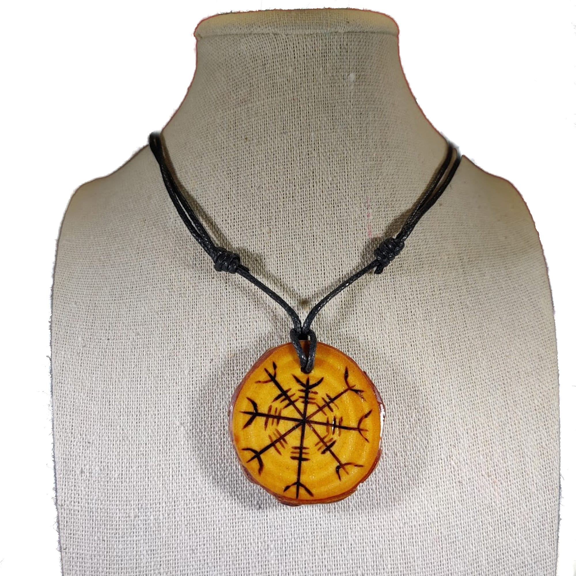 Amuleto de runa de madera para