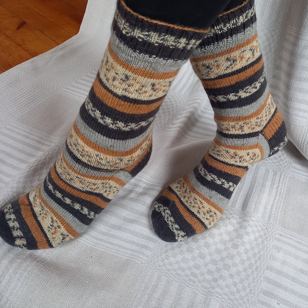 Handknitted wool socks / Adītas vilnas zeķes