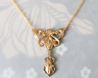 Mystische goldene Halskette mit Jugendstil-Skarabäus-Anhänger