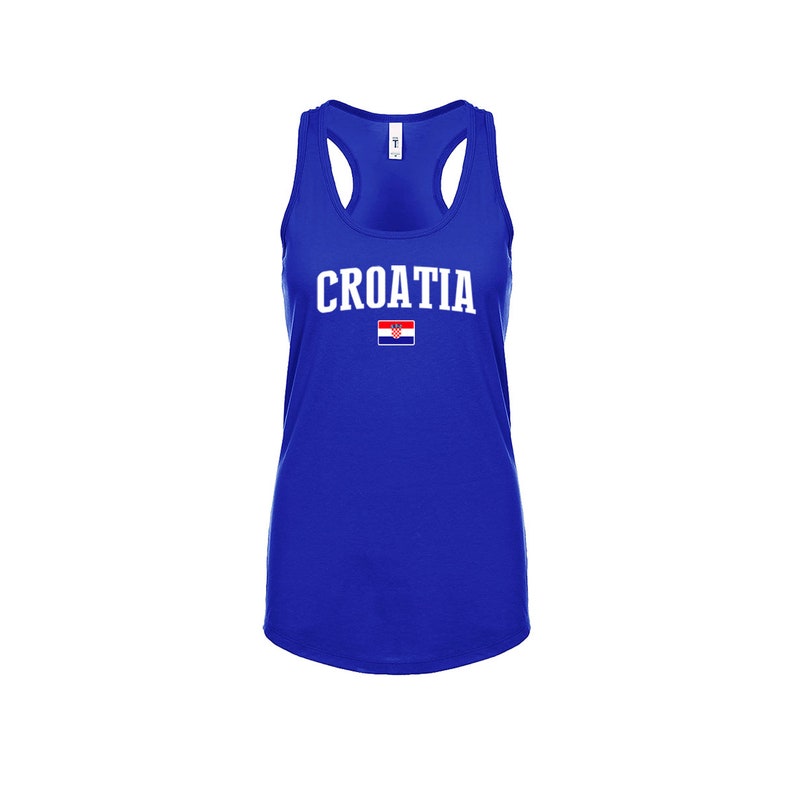 Op de afbeelding: Een koninklijk blauw tanktop met het woord "CROATIA" in witte letters en de Kroatische vlag gedrukt onder de tekst.