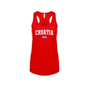 Op de afbeelding: Rood tanktop met het woord "CROATIA" in witte letters en de Kroatische vlag gedrukt op de voorkant.