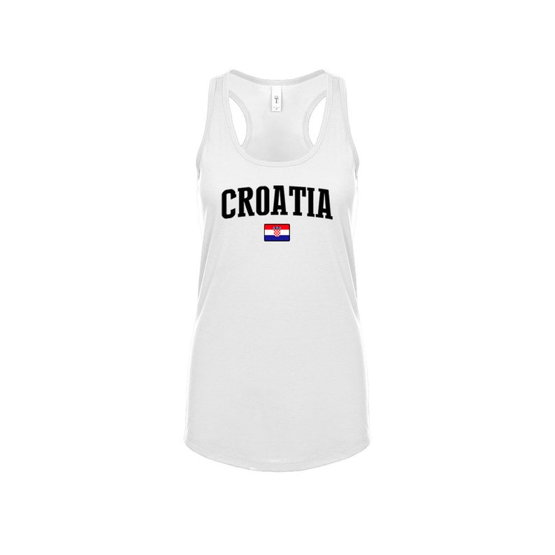 Op de afbeelding: Een wit tanktop met het woord "CROATIA" in zwarte tekst en de Kroatische vlag gedrukt op de voorkant.