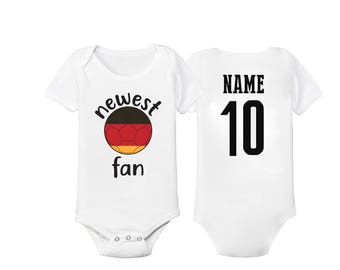 NUMMER Fußball EM WM Baby Strampler Body Deutschland Germany mit WUNSCHNAME 