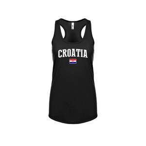 Op de afbeelding: Een zwart tanktop met het woord "CROATIA" in witte letters en de Kroatische vlag eronder gedrukt.